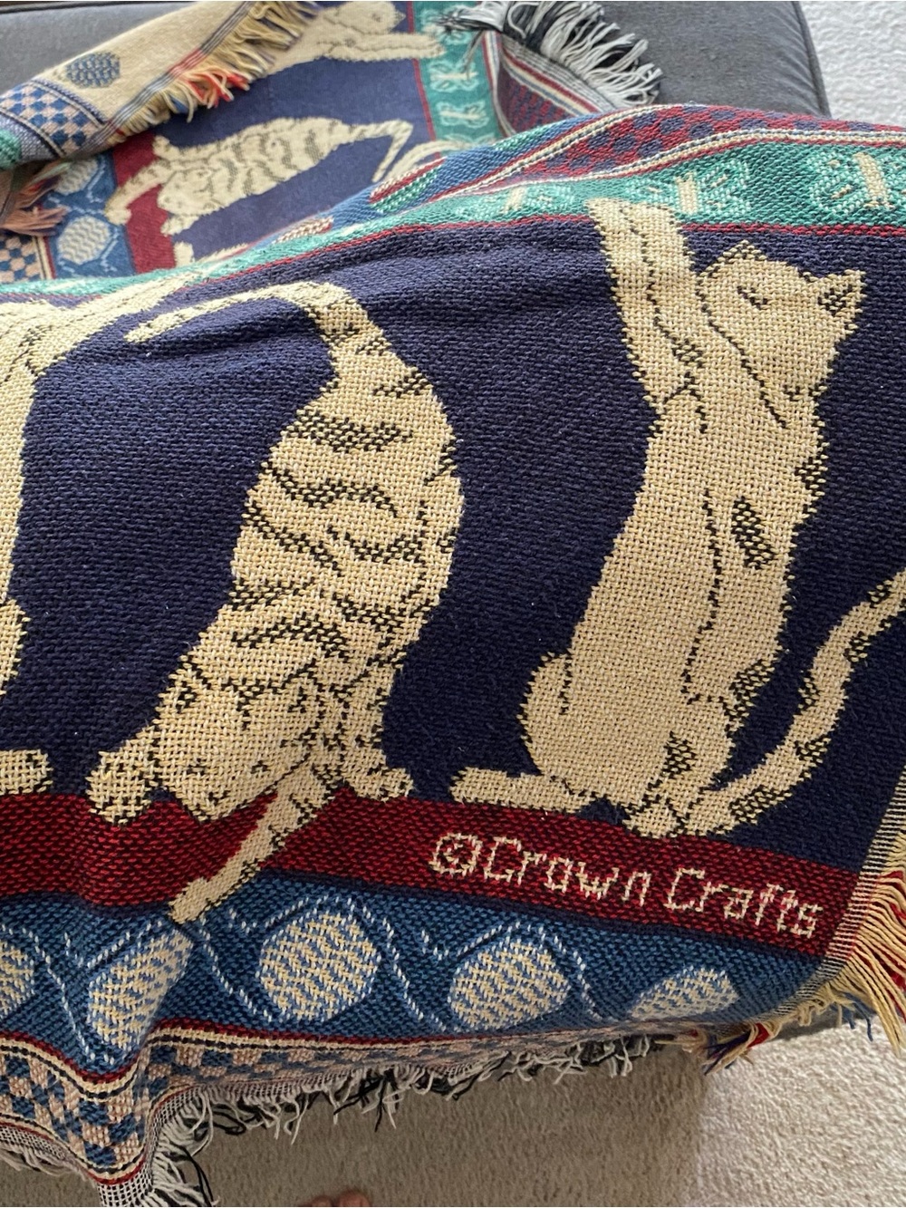Crown Crafts Woven Cats Patterned Throw Blanket in Navy, Cream, Red & Green EUC - Picture 11 of 14